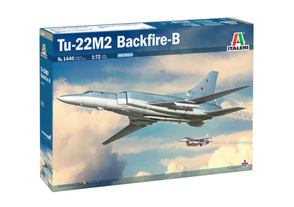 TU-22M2 BACKFIRE-B 1/72 LUNGH 58.9 cm