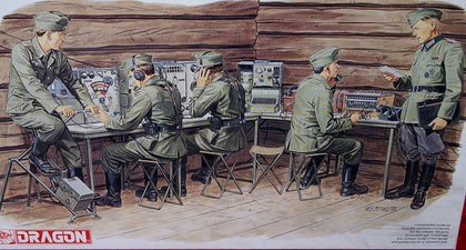 GERMAN COMMUNICATIONS CENTER W/SIGNAL TROOPS 1/35